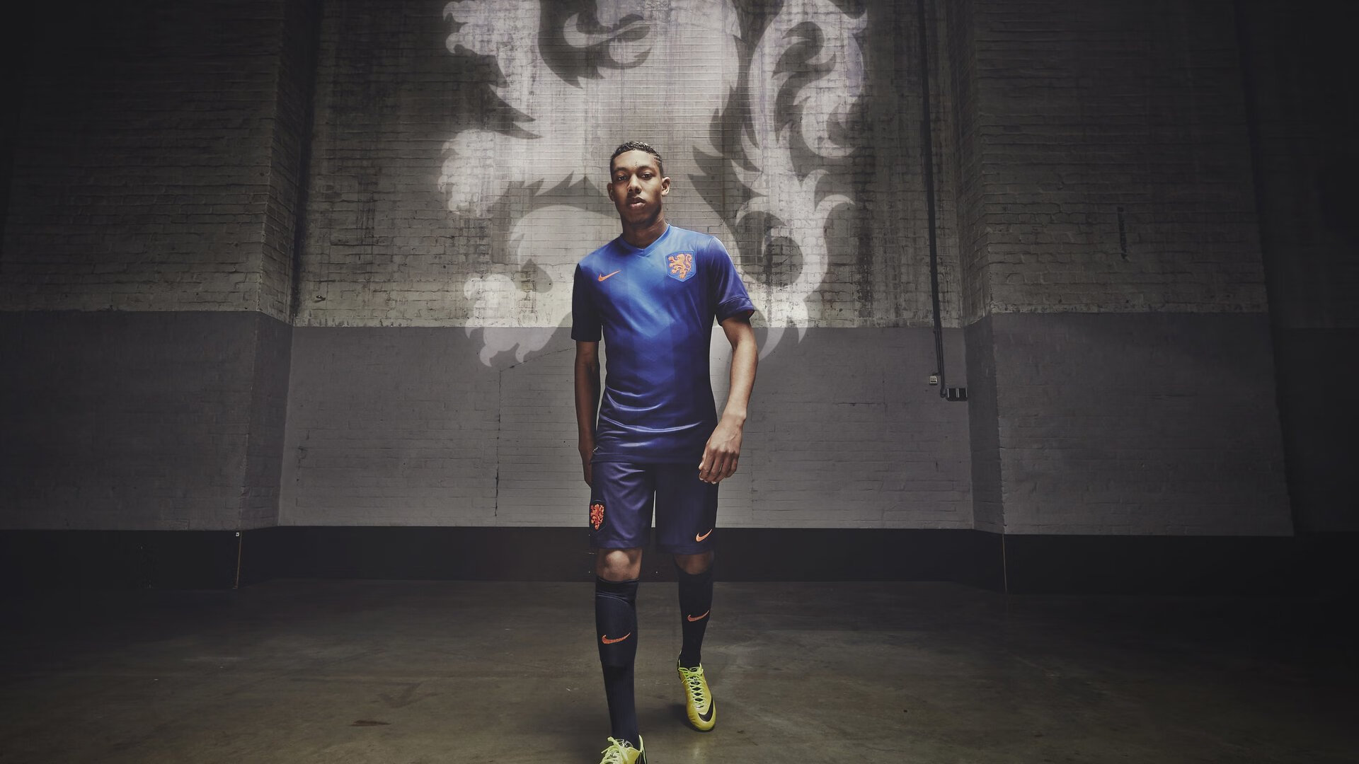 传奇谢幕,足球巨星李明举行盛大退役仪式